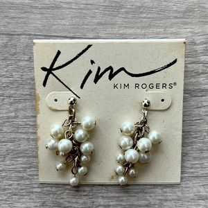 Great condition Kim Rogers faux pearl drop earrings